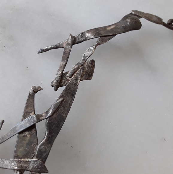 Brutalist Nail Art Neckpiece - Picture 5 of 6